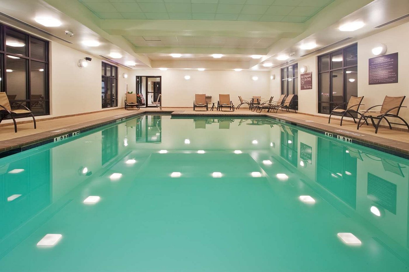 Motel 6 Pool